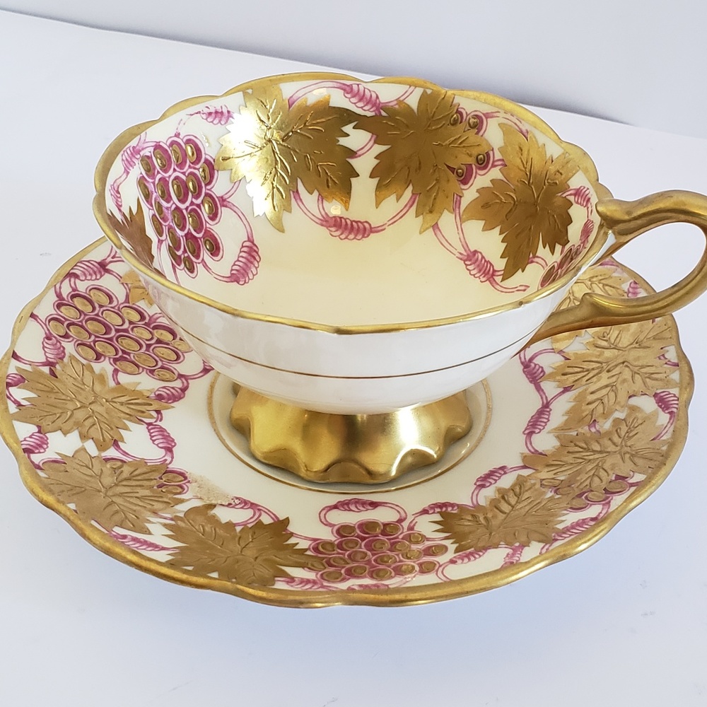 La Vigne D'or Royal stafford Tea Cup saucer GOld